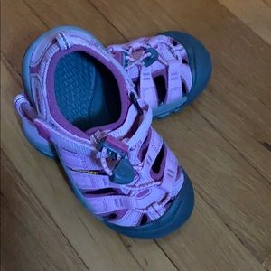 Girls Keen Newport H2